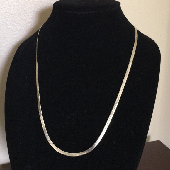 Jewelry - Beautiful sterling silver herringbone necklace.
